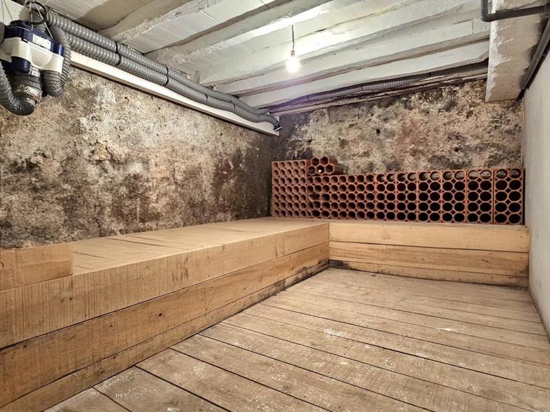 Propriété - 202 m² - 10 pièces