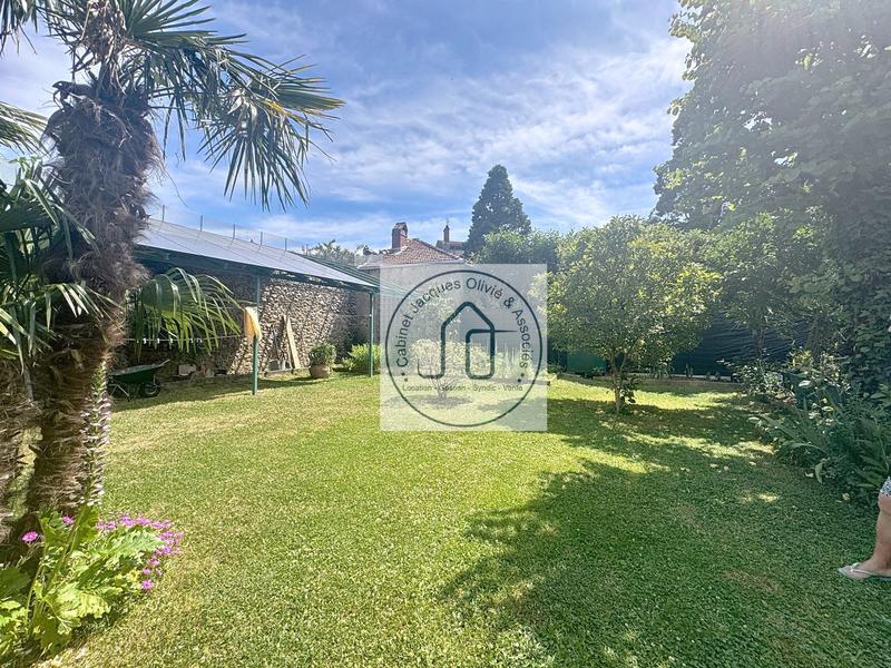 Maison - 503 m² - 11 pièces