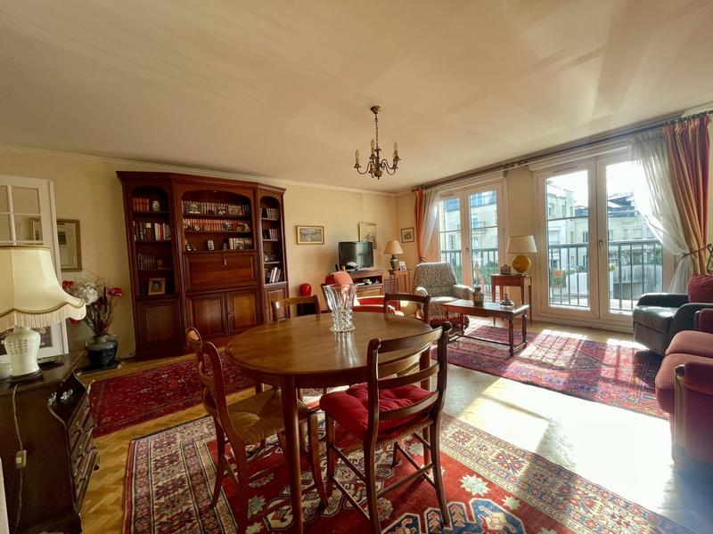 Appartement - 100 m² - 5 pièces