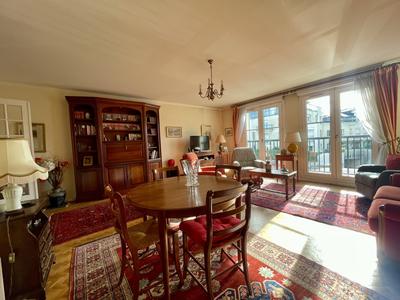 Appartement - 100 m² - 5 pièces