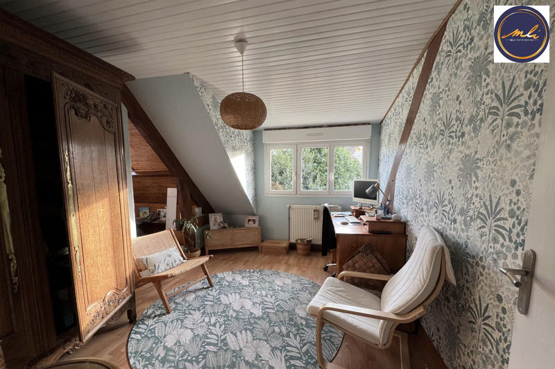 Maison traditionnelle - 187 m² - 8 pièces