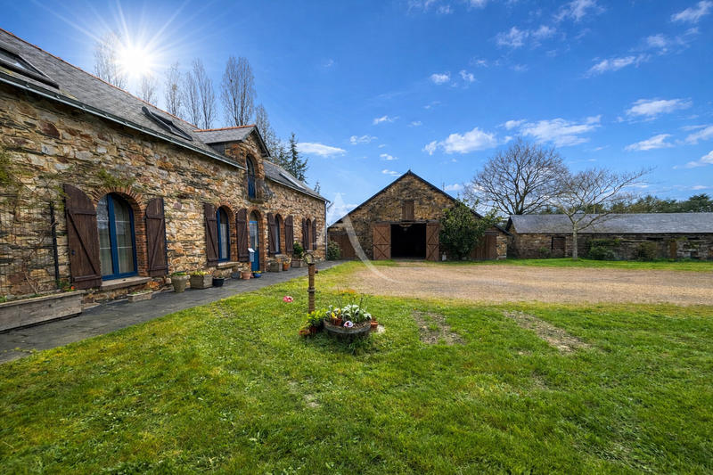 Maison - 198 m² - 8 pièces