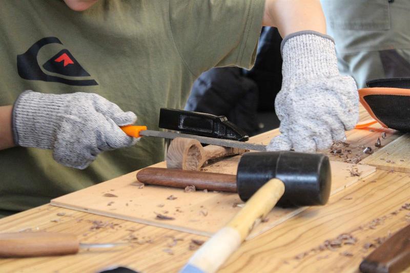 Sculptez un objet en bois