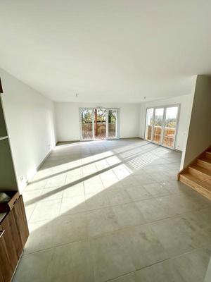 Maison - 95 m² - 4 pièces