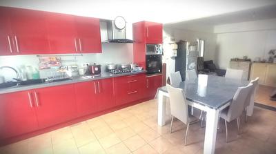 Maison - 217 m² - 8 pièces