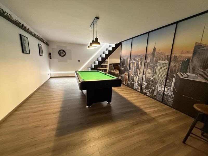 Villa - 293 m² - 8 pièces