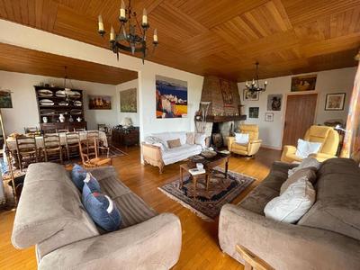 Maison - 205 m² - 8 pièces