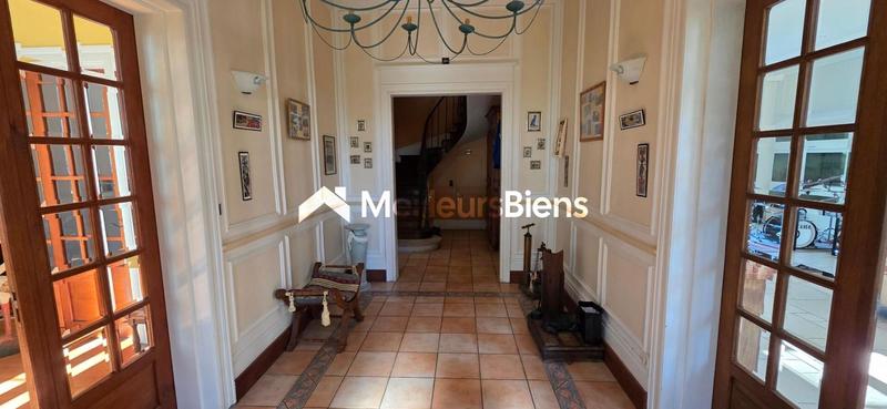 Maison de maîtres - 393 m² - 10 pièces