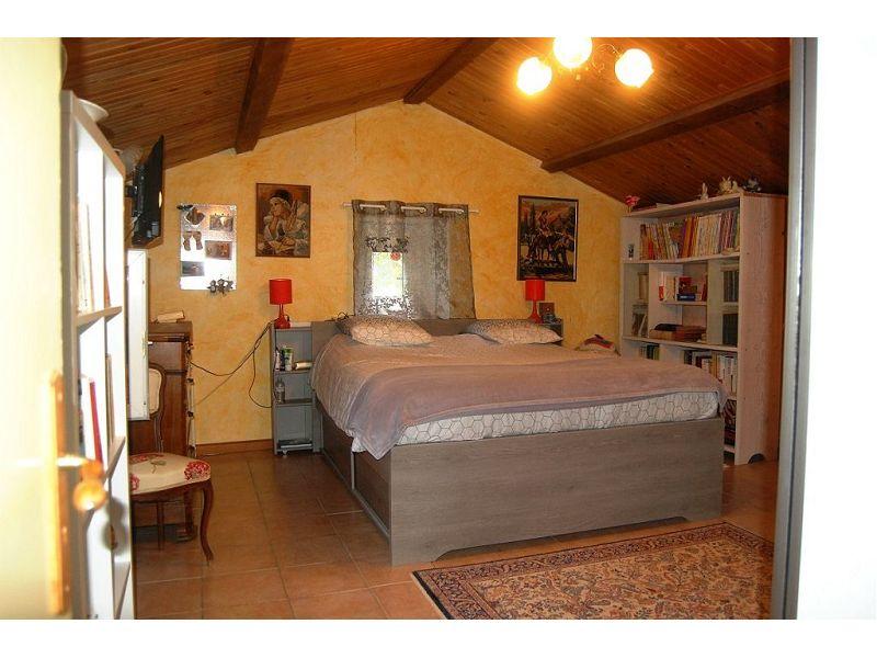 Maison traditionnelle - 250 m² - 9 pièces