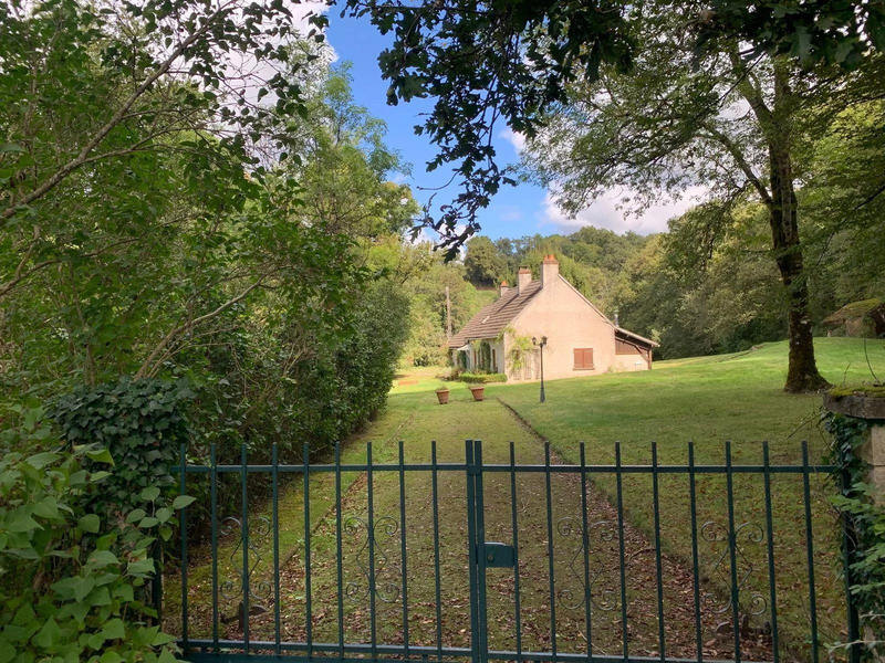 Maison traditionnelle - 184 m² - 6 pièces