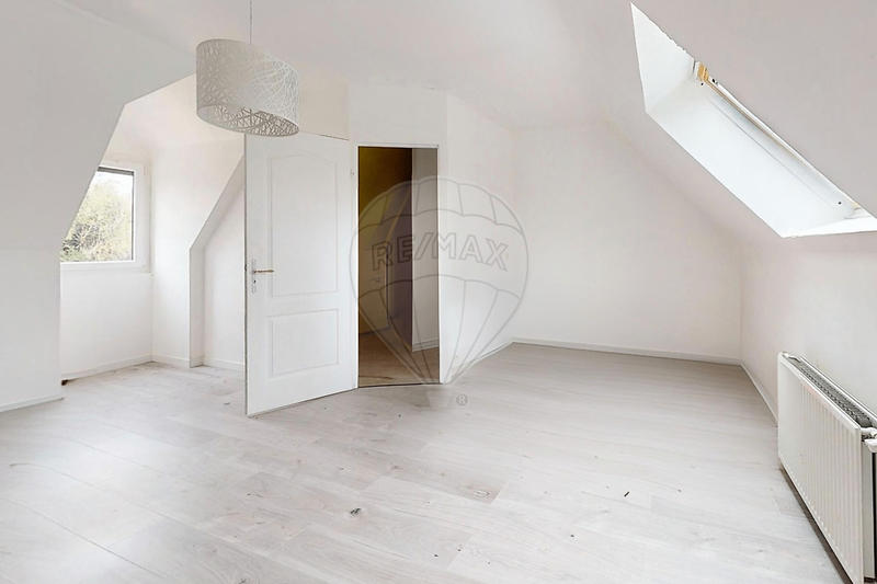 Maison - 157 m² - 7 pièces