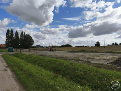 Terrain commercial - 5 000 m²