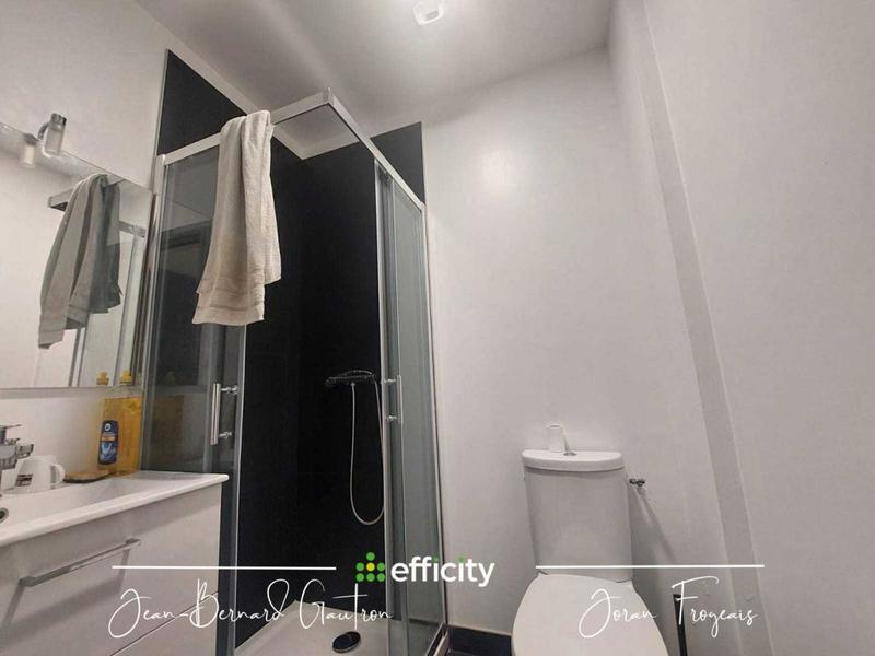 Bureau - 587 m² - 17 pièces