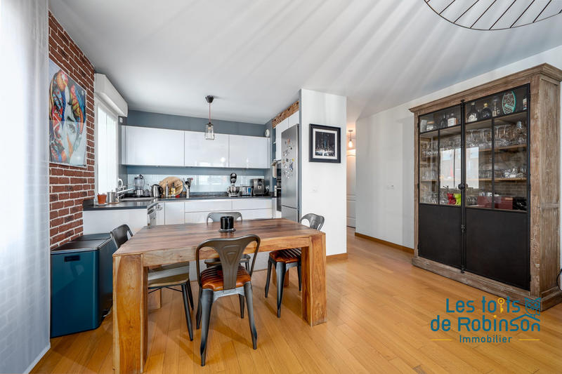 Appartement - 96 m² - 5 pièces