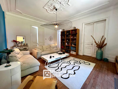 Maison - 230 m² - 9 pièces