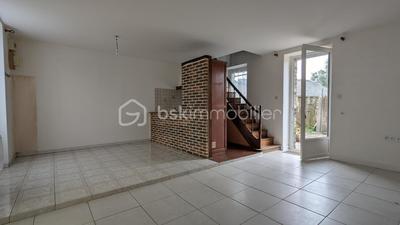 Maison en pierre - 84 m² - 3 pièces