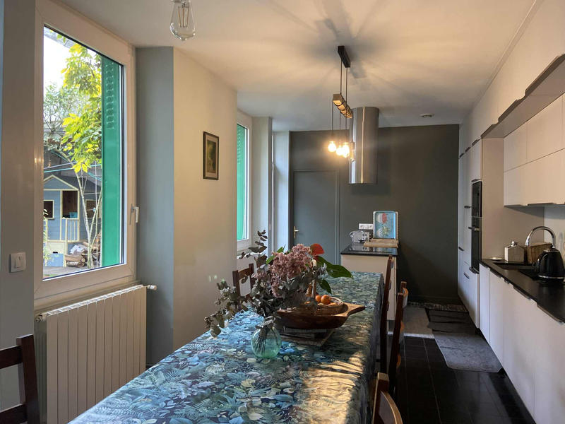 Maison - 227 m² - 11 pièces