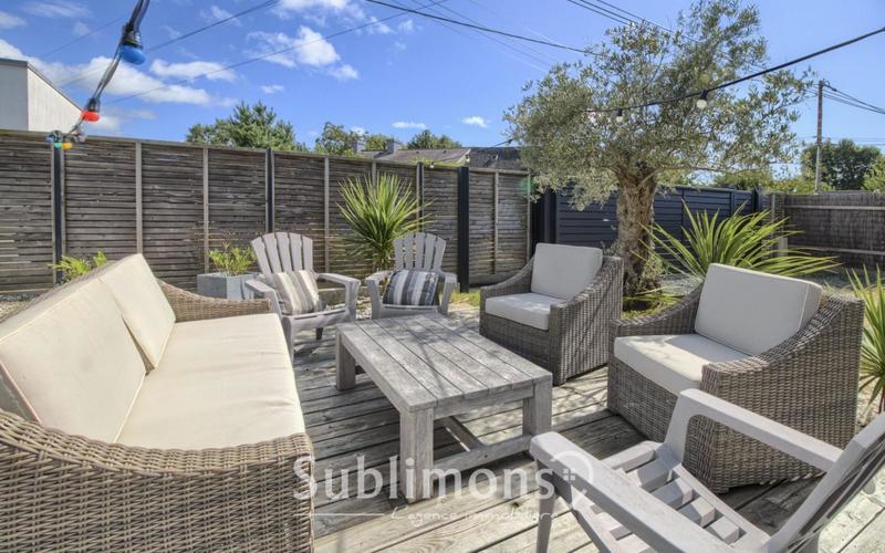 Maison - 235 m² - 9 pièces