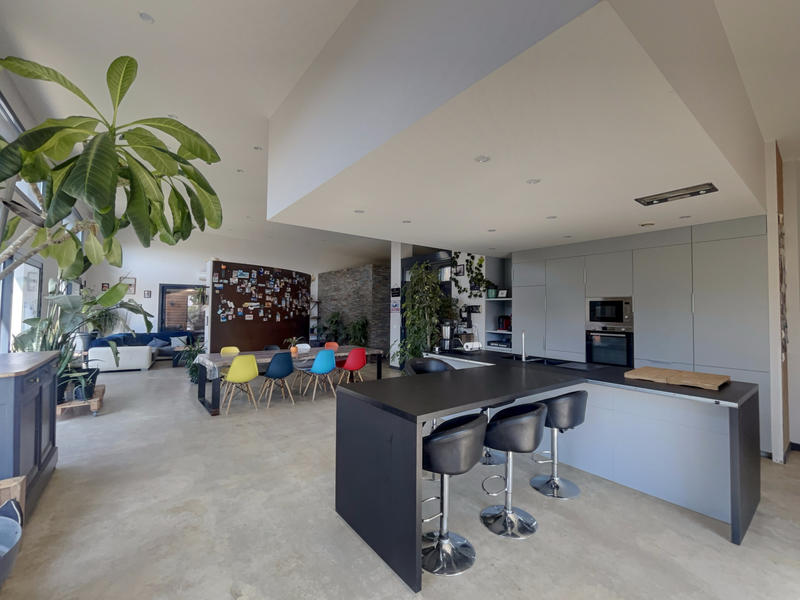 Maison - 179 m² - 6 pièces