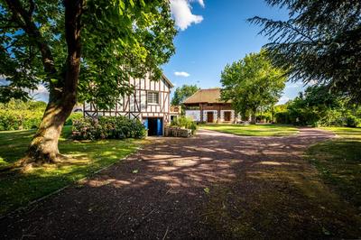 Propriété - 338 m² - 11 pièces