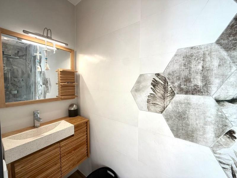 Maison - 220 m² - 6 pièces