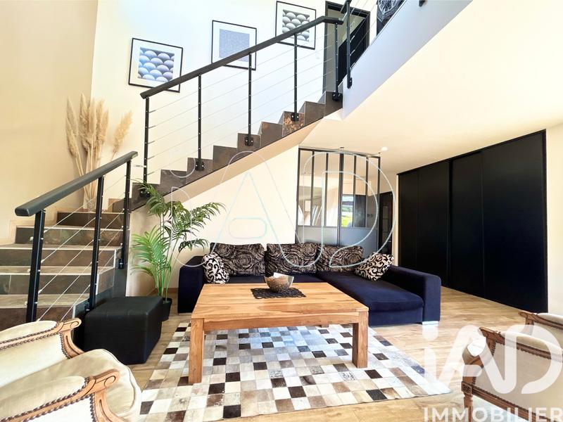 Maison - 181 m² - 6 pièces