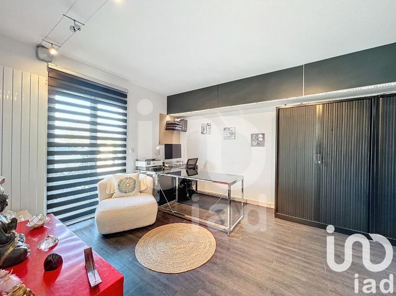 Maison - 256 m² - 9 pièces