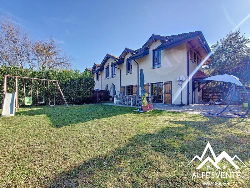 Maison - 102 m² - 4 pièces