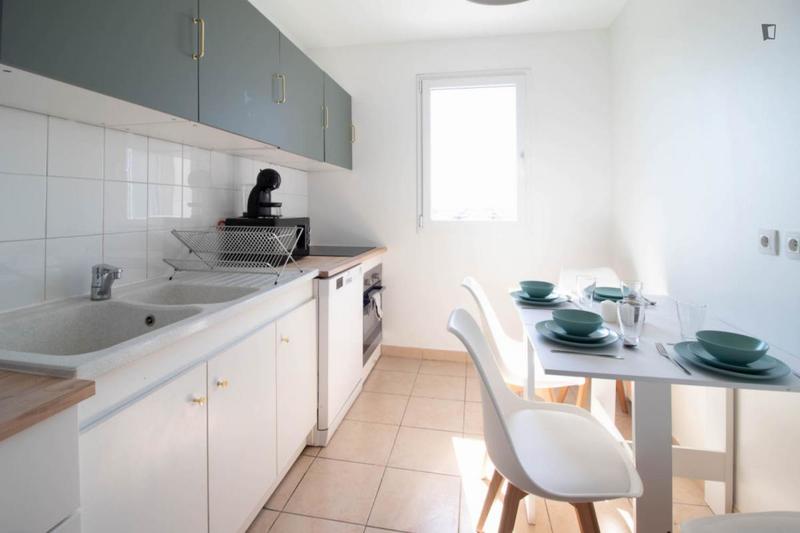 Chambre - 11 m² - 4 pièces