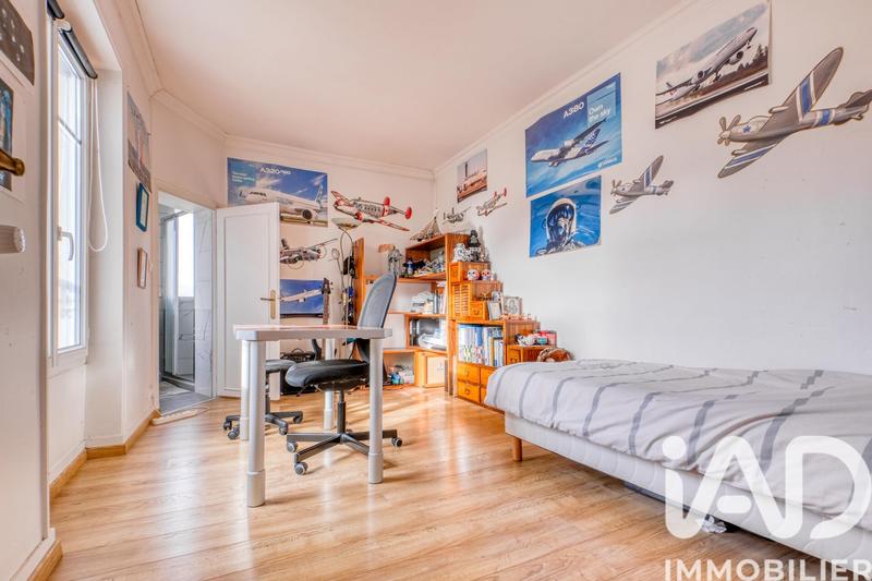 Maison - 250 m² - 7 pièces