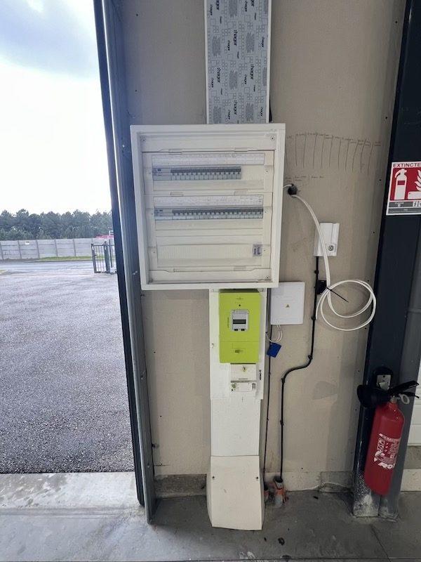 Local d'activités - 303 m² - 3 pièces