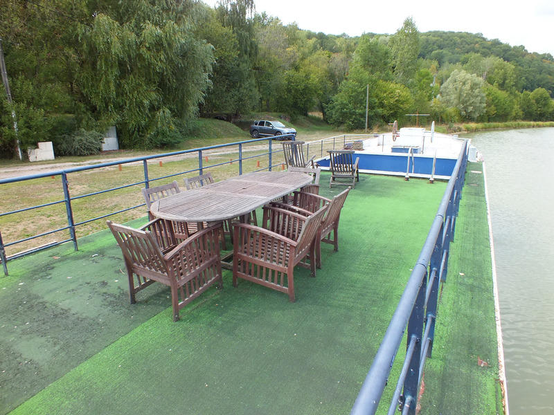 Péniche - 172 m² - 7 pièces