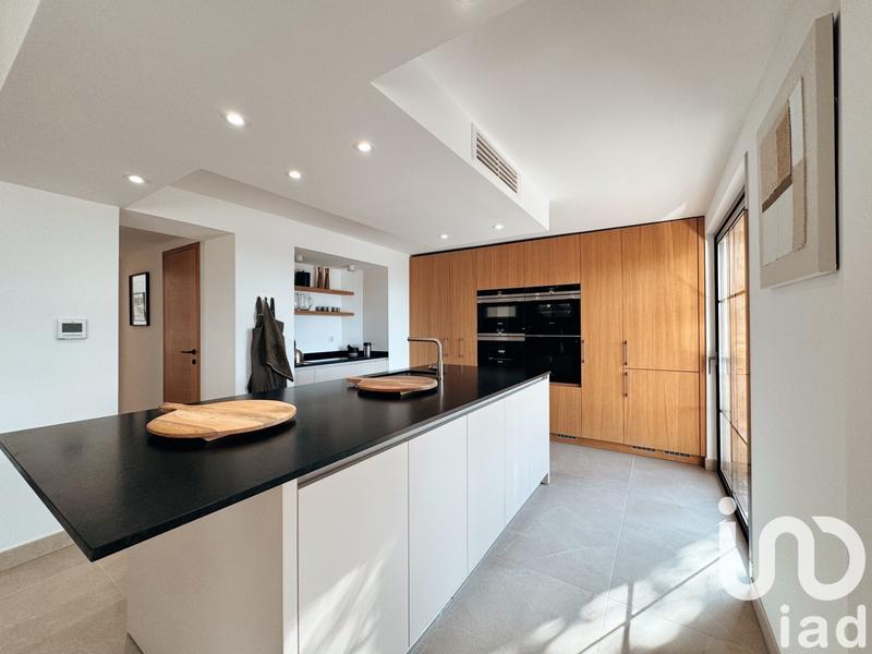 Maison - 207 m² - 7 pièces