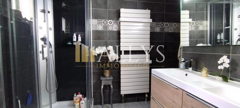 Maison - 165 m² - 8 pièces