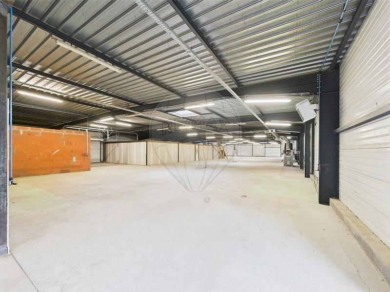 Local commercial - 1 260 m² - 10 pièces