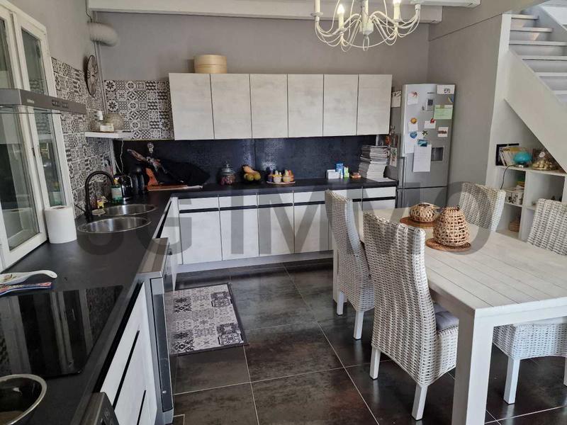 Maison - 184 m² - 6 pièces