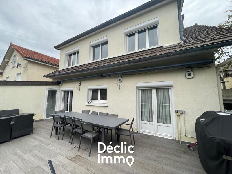 Maison - 135 m² - 6 pièces