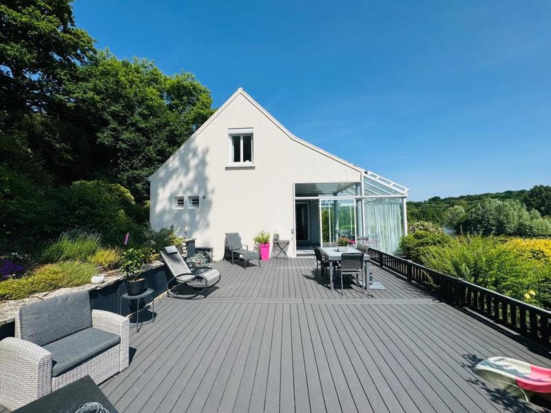 Maison - 219 m² - 8 pièces