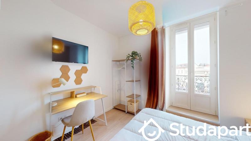 Chambre - 11 m² - 1 pièce