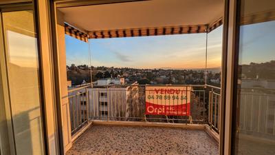 Appartement - 82 m² - 4 pièces