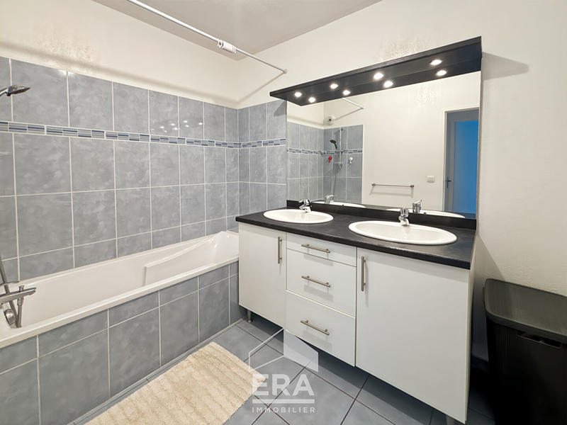 Appartement - 82 m² - 4 pièces