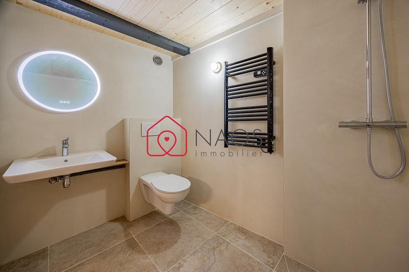 Local d'activités - 169 m²