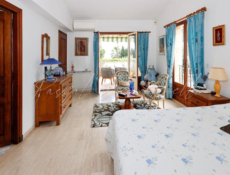 Maison - 300 m² - 6 pièces