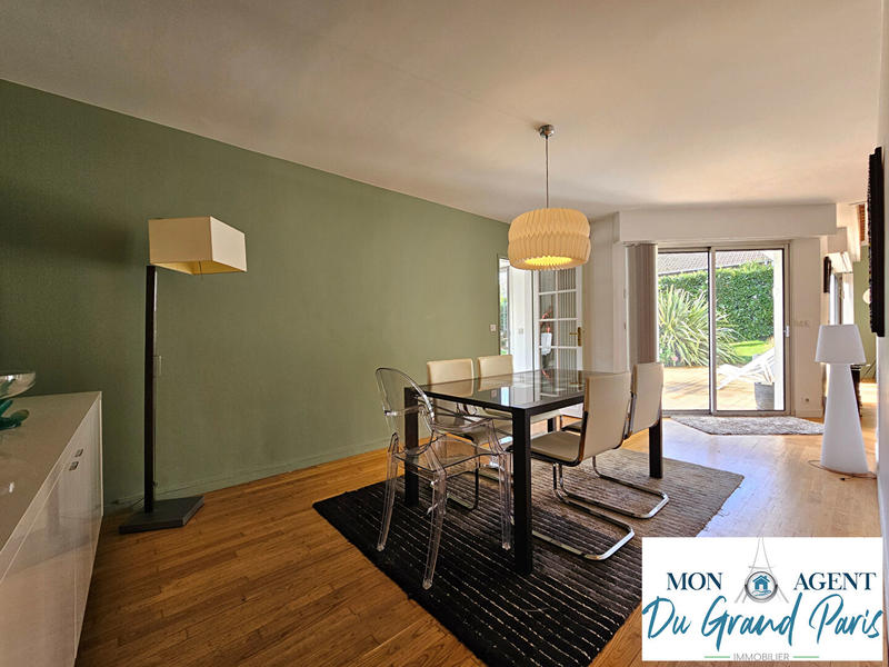 Maison d'architecte - 220 m² - 8 pièces