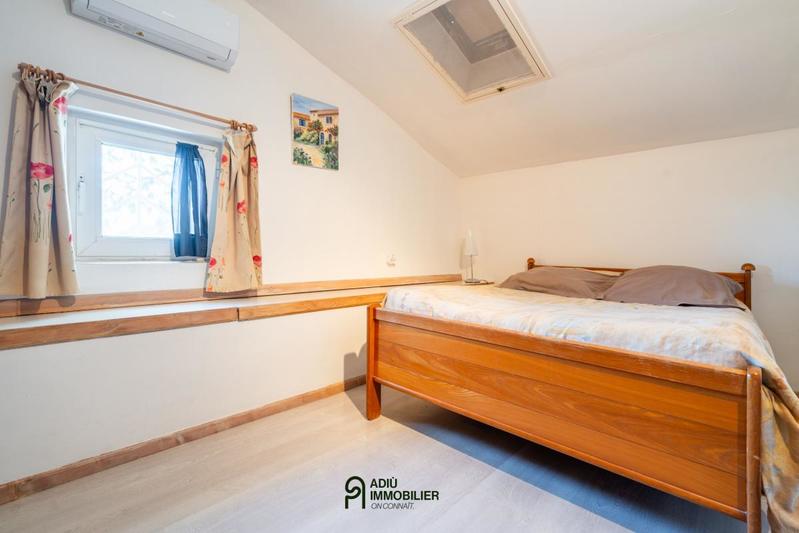 Maison - 650 m² - 24 pièces