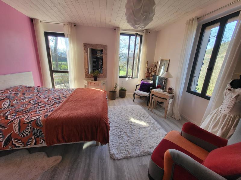 Maison - 168 m² - 8 pièces