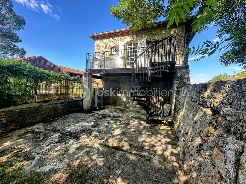 Maison - 400 m² - 10 pièces