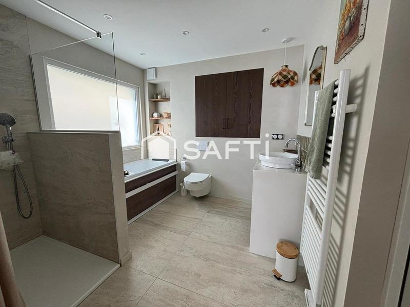 Maison - 163 m² - 7 pièces