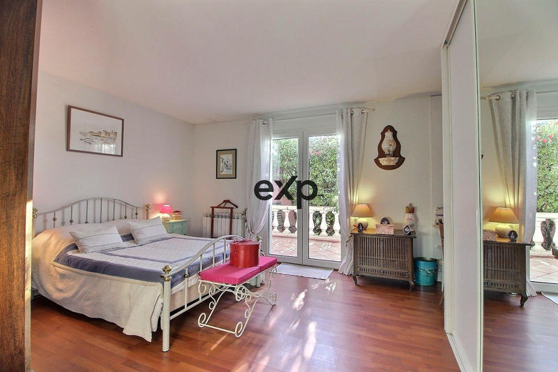 Villa - 225 m² - 7 pièces