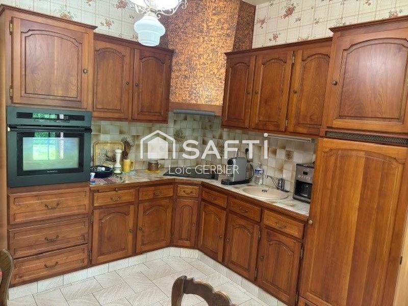 Maison - 360 m² - 10 pièces